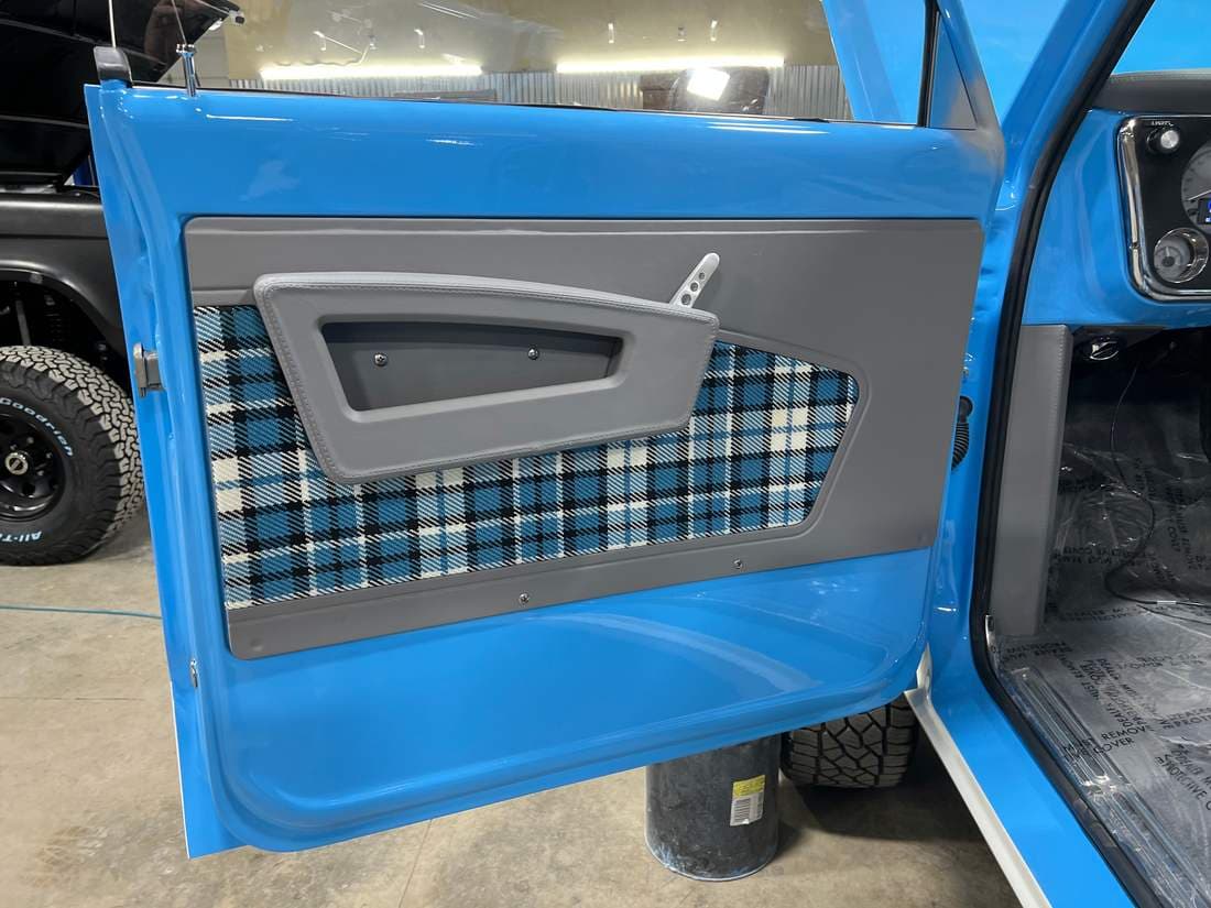 CUSTOM DOOR PANEL