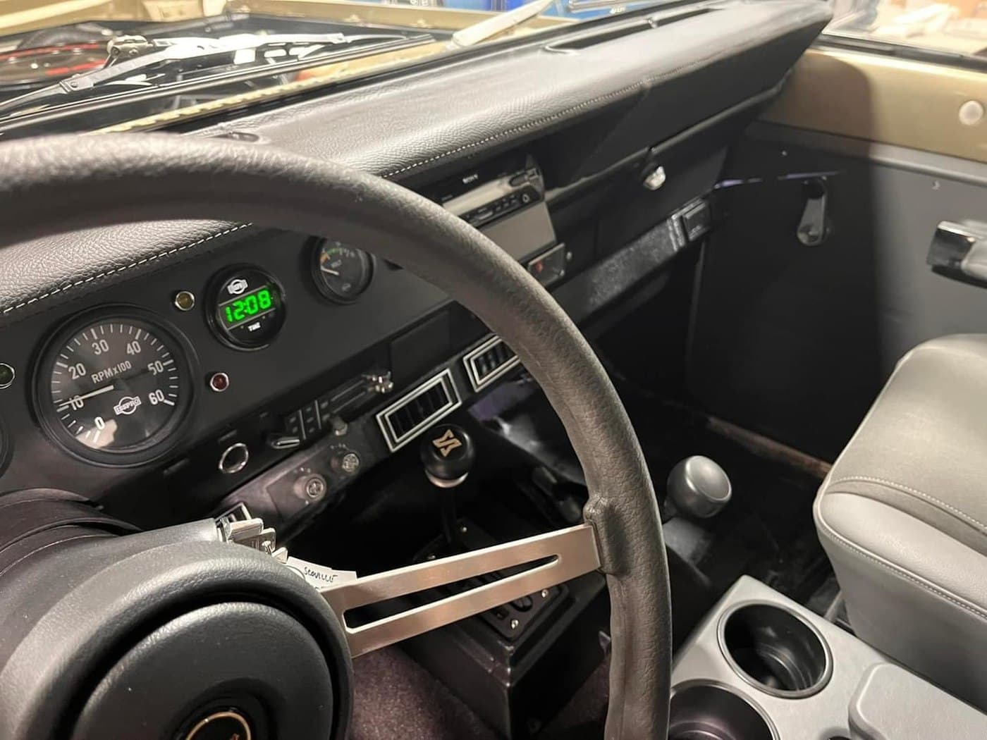 INTERIOR — DETAIL